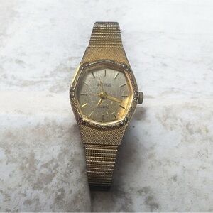 (960)Vintage Benrus Gold Women's Quartz Watch